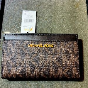 Michael Kors jet set women’s wallet